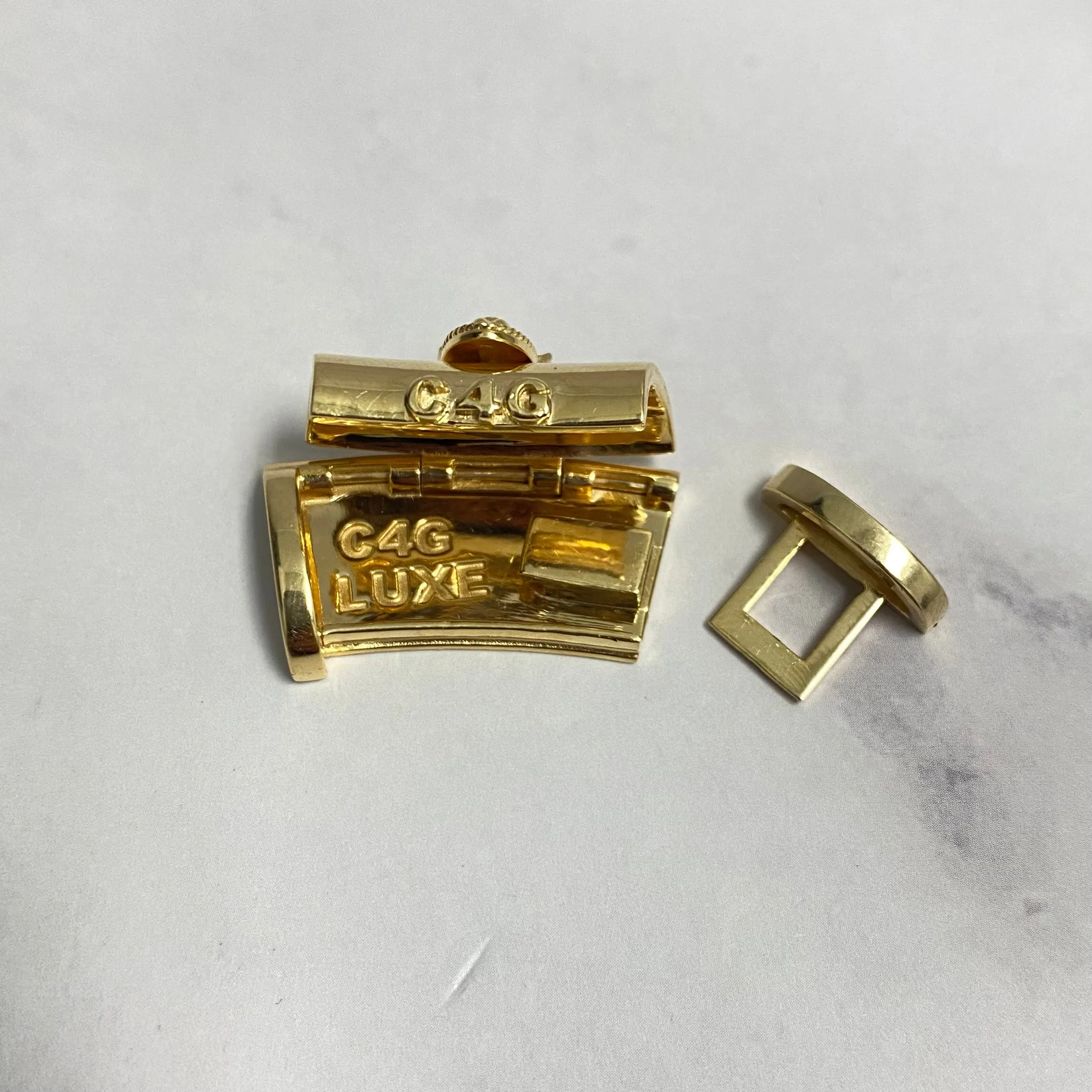 14K Yellow Gold Plain Sleek Lock With Panther / 16.4gr / 15mm / 1.1in