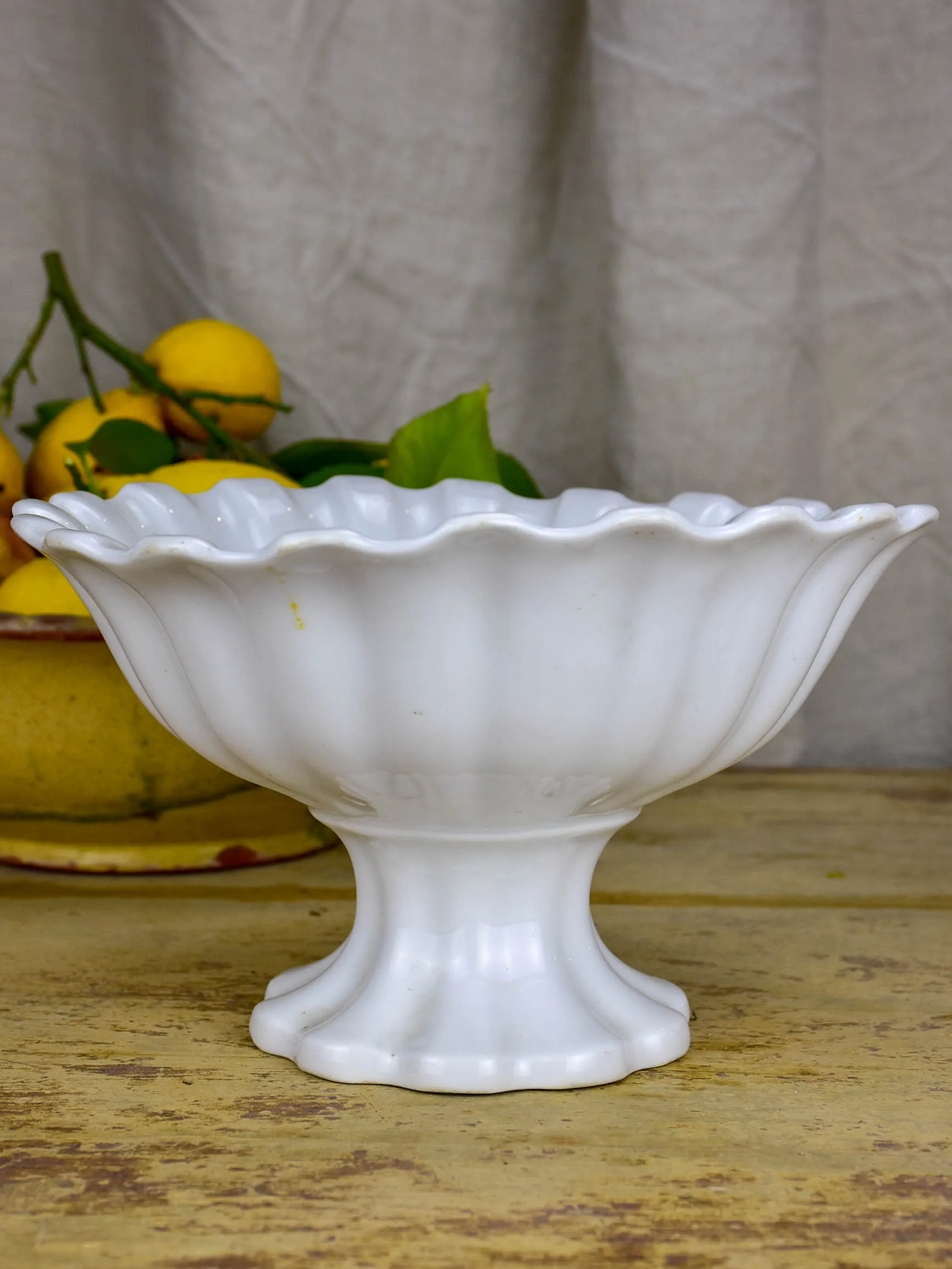 19th Century French fruit bowl on pedestal - Sarreguemine
