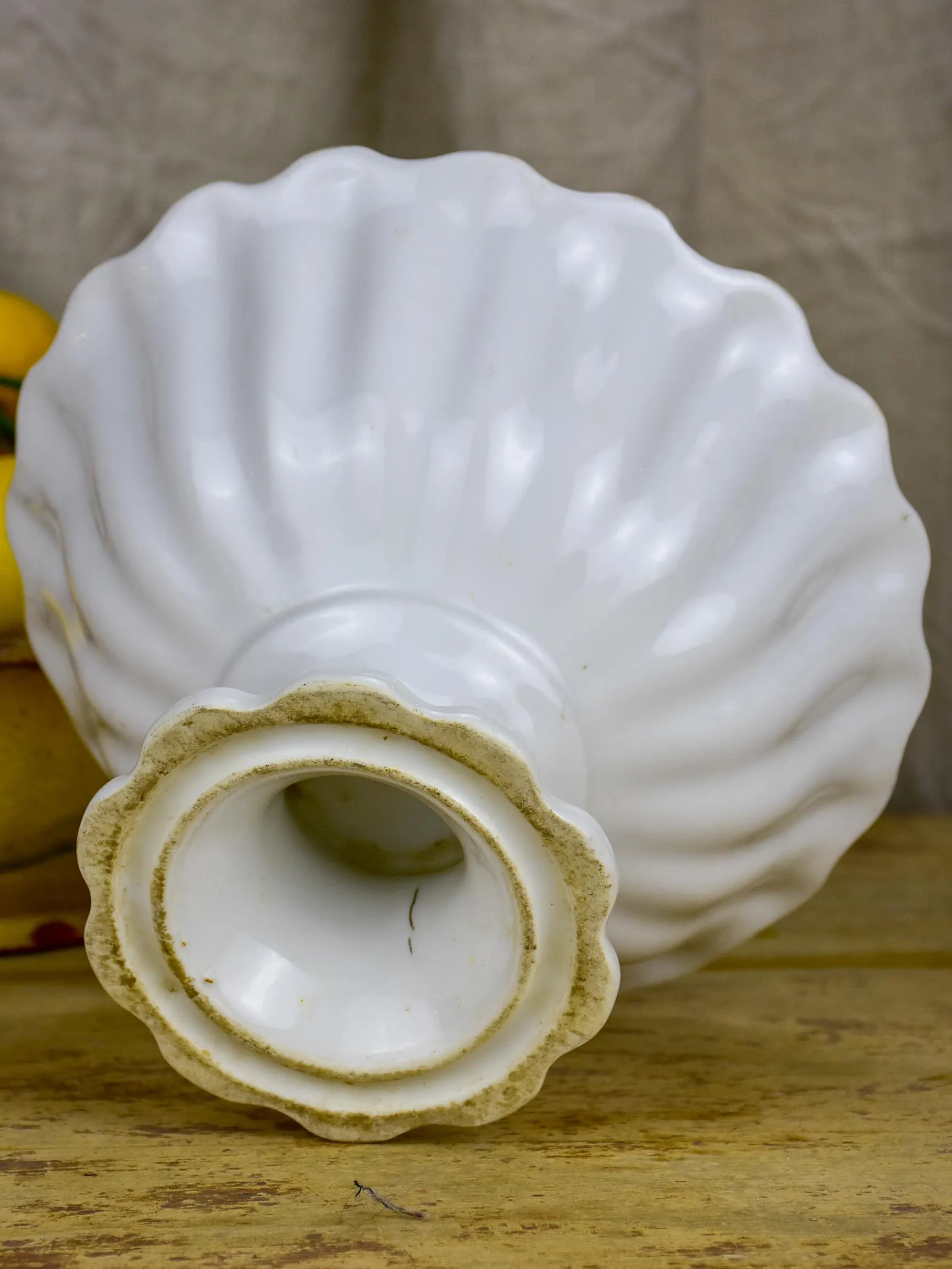 19th Century French fruit bowl on pedestal - Sarreguemine