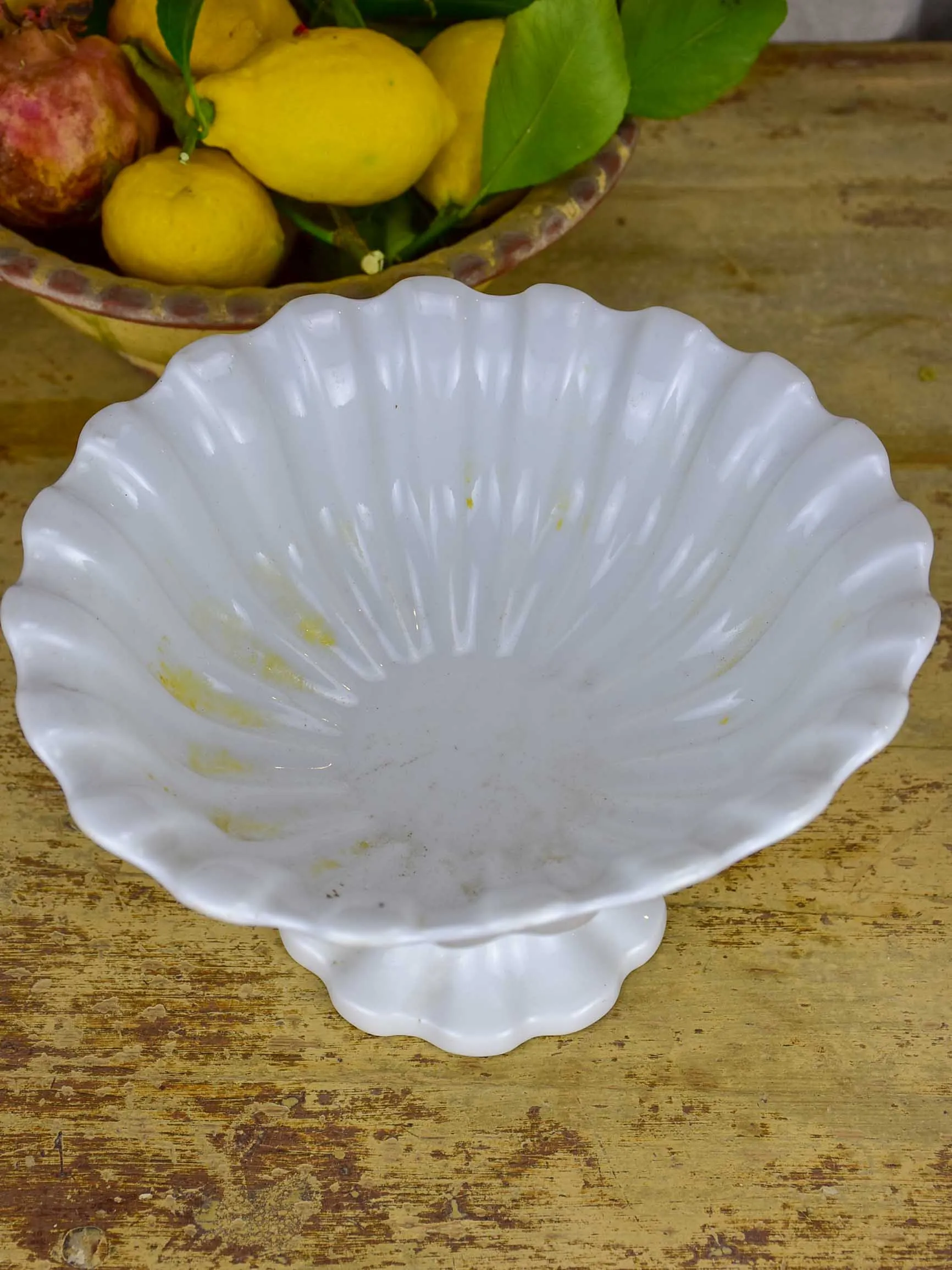 19th Century French fruit bowl on pedestal - Sarreguemine