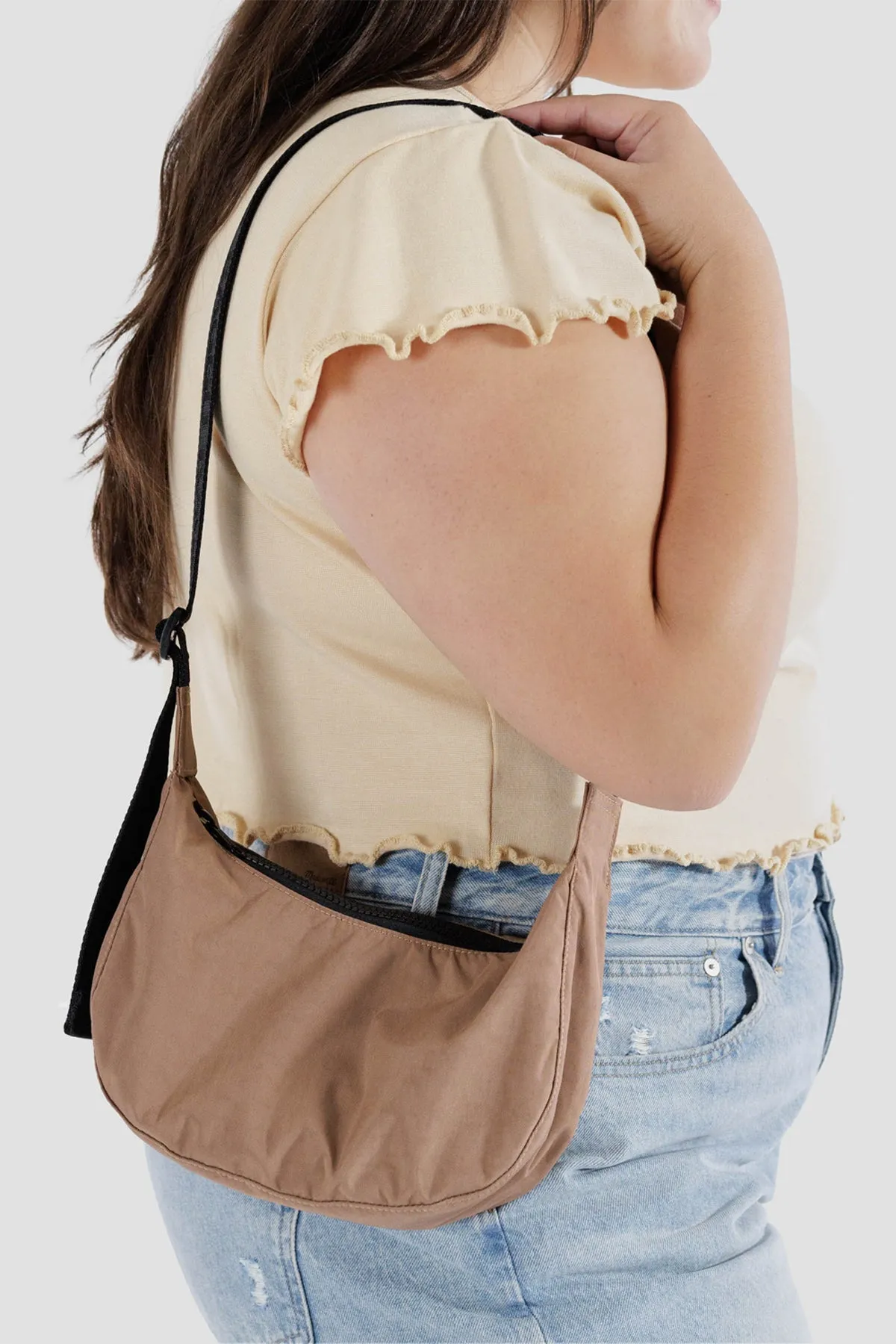 BAGGU Small Nylon Crescent Bag Cocoa