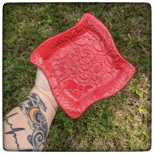 Crocheted Doily swoopy square plate (Marie style; 5.5 inch)