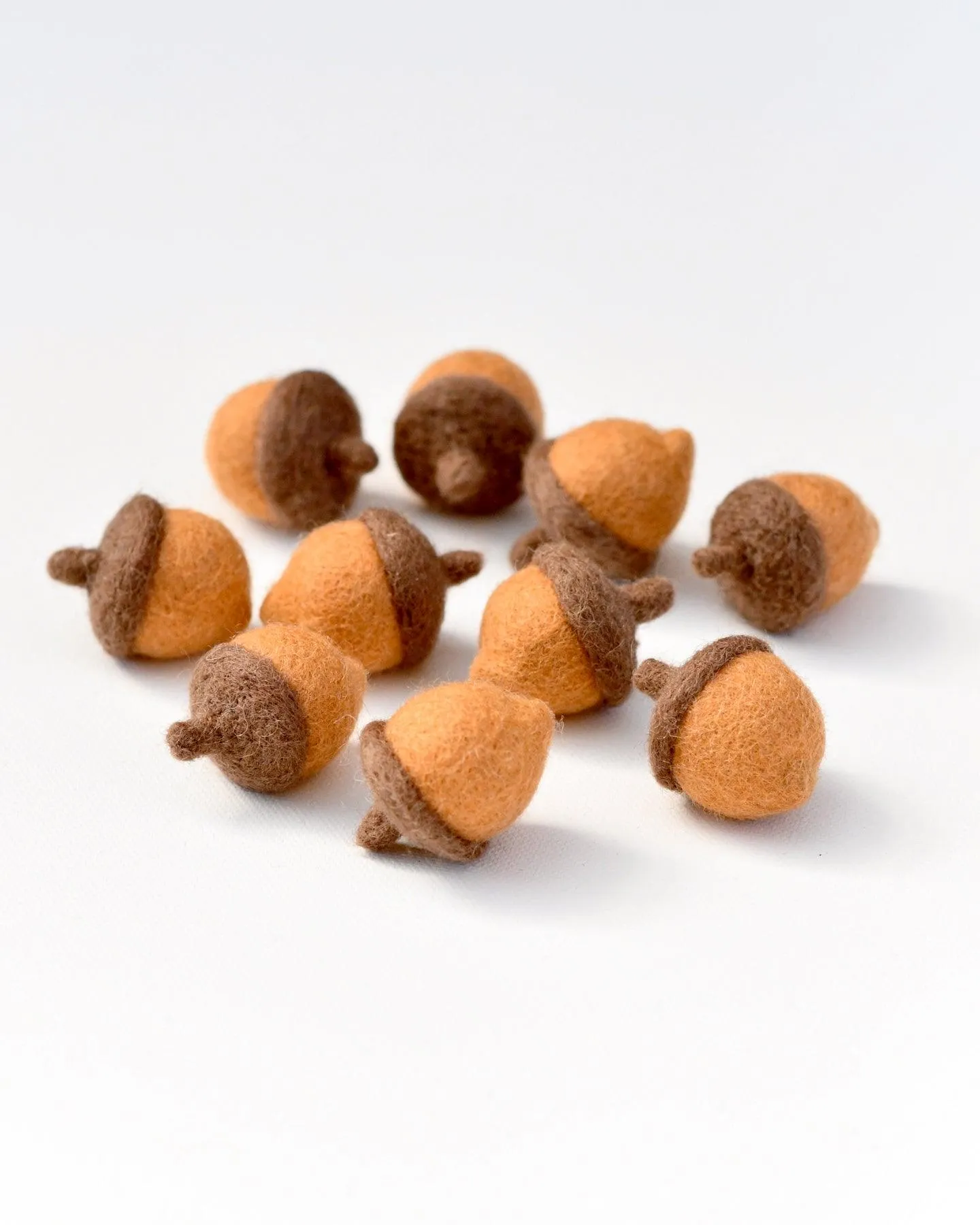 Felt Acorns (Brown)