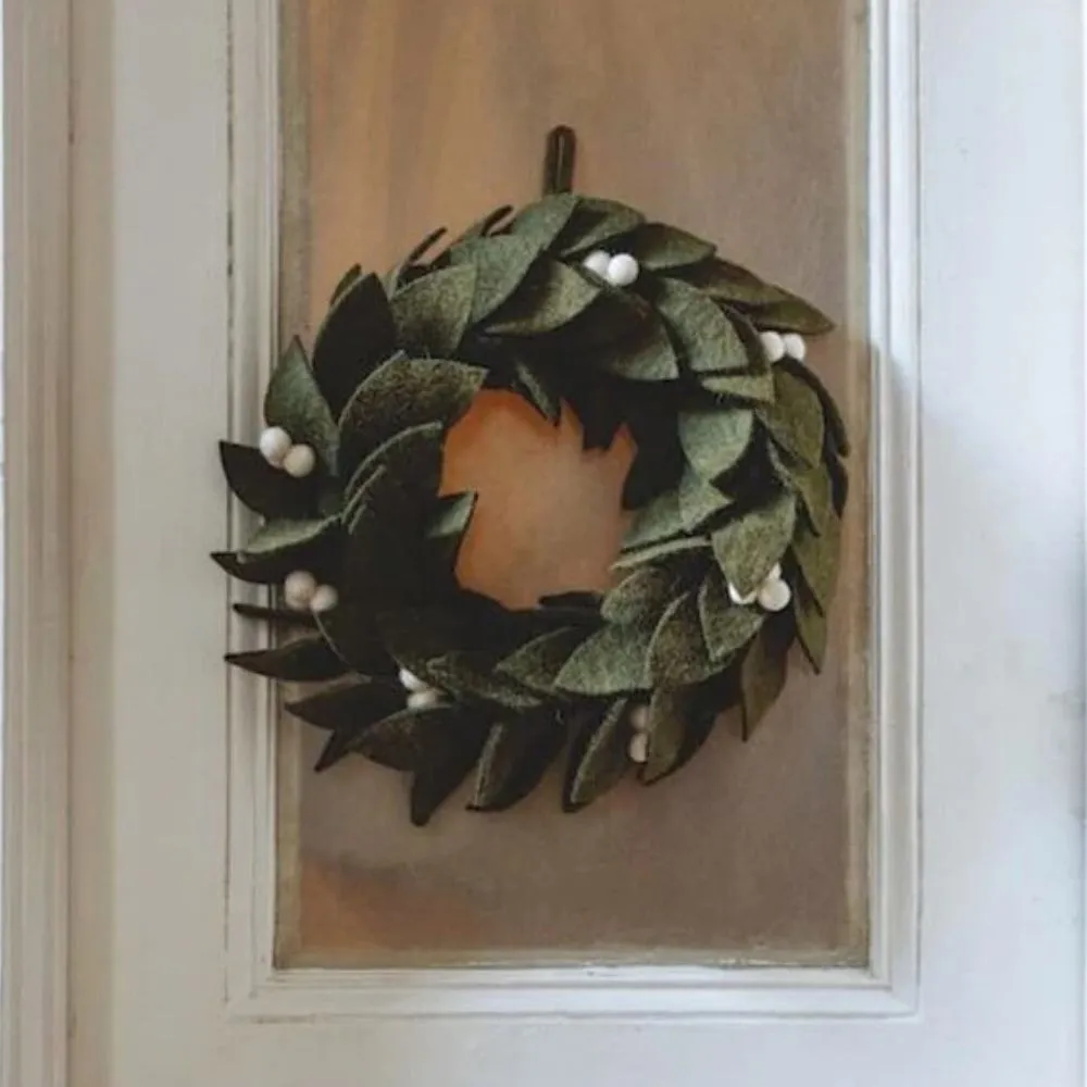 Felt Mistletoe Wreath