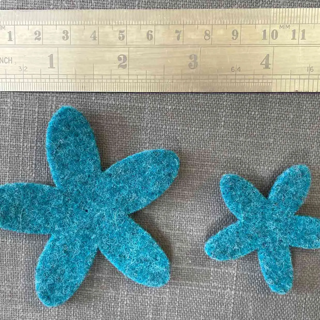 Joe's Toes Felt Daisy Flowers in Two Sizes