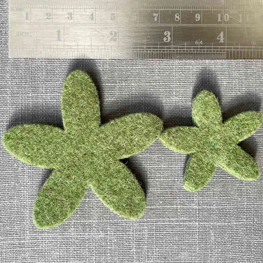 Joe's Toes Felt Daisy Flowers in Two Sizes