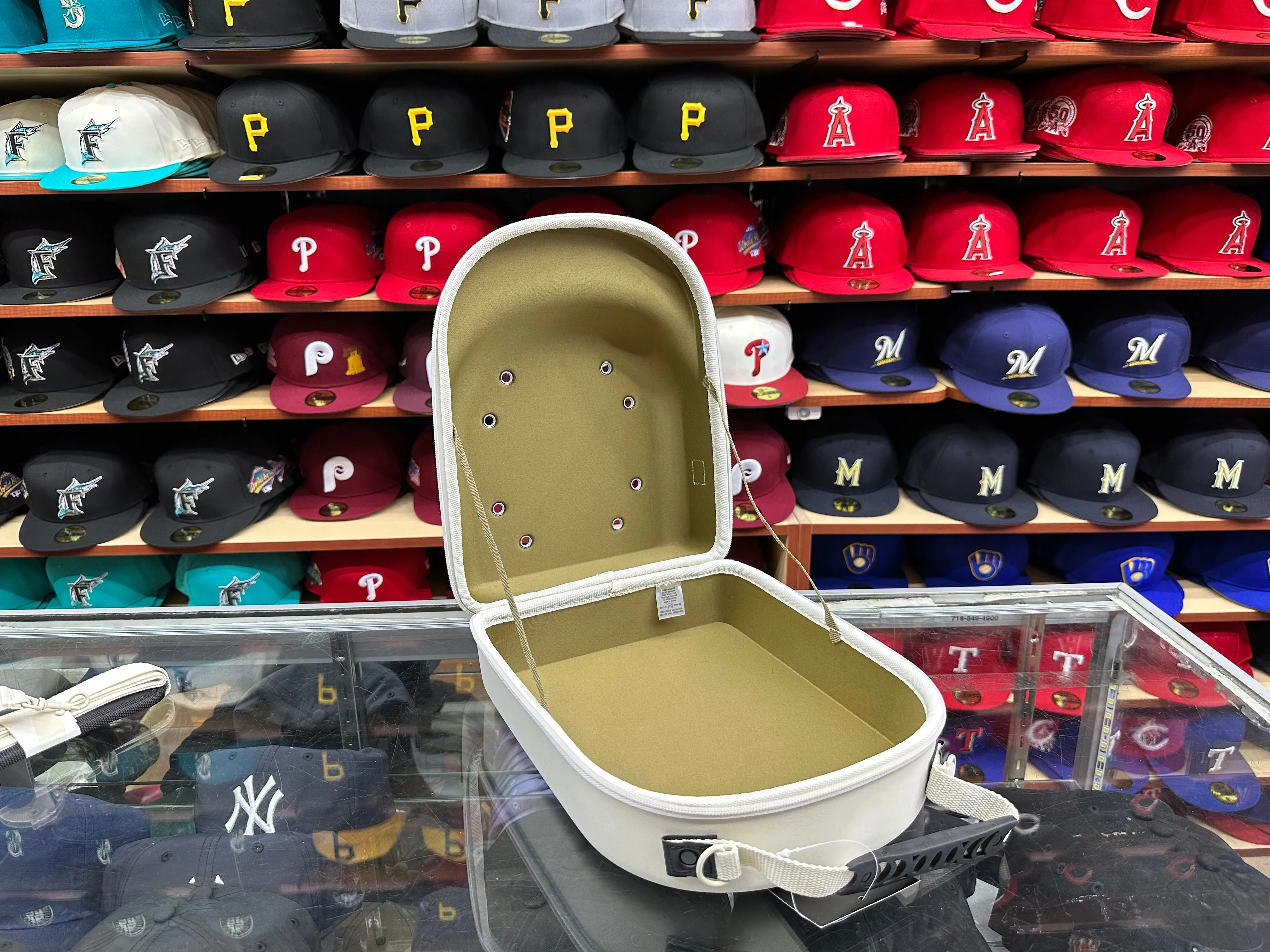 Los Angeles Dodgers 6 Pack Cap Carrier