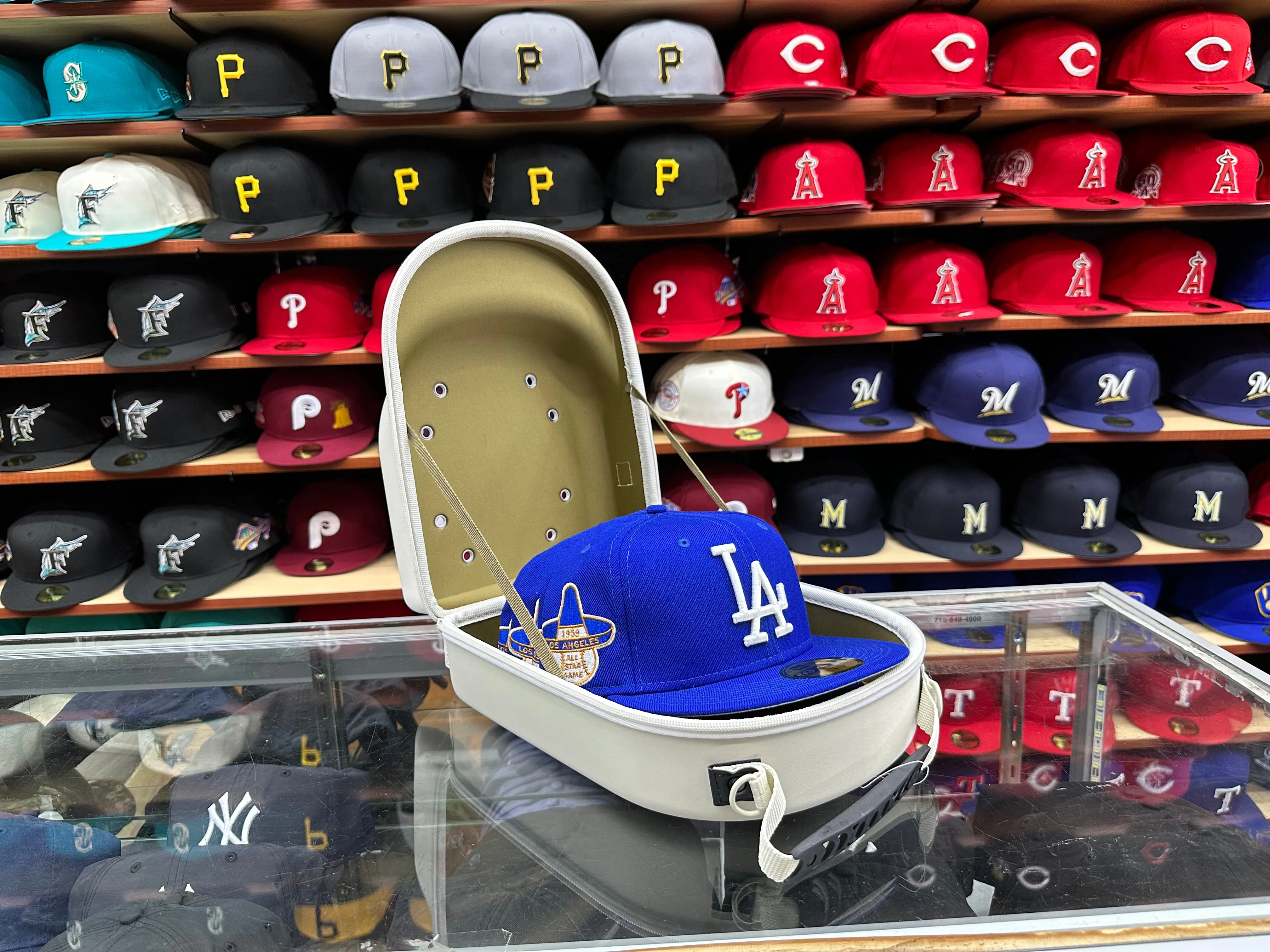 Los Angeles Dodgers 6 Pack Cap Carrier