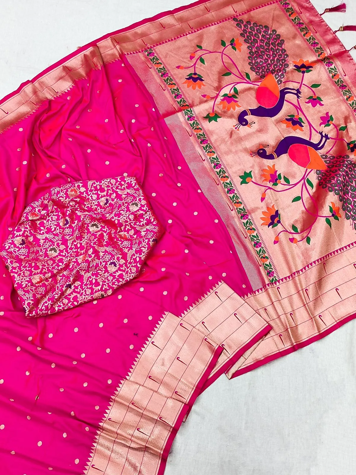 Luminous Dark Pink Paithani Silk Saree With Efflorescence Blouse Piece