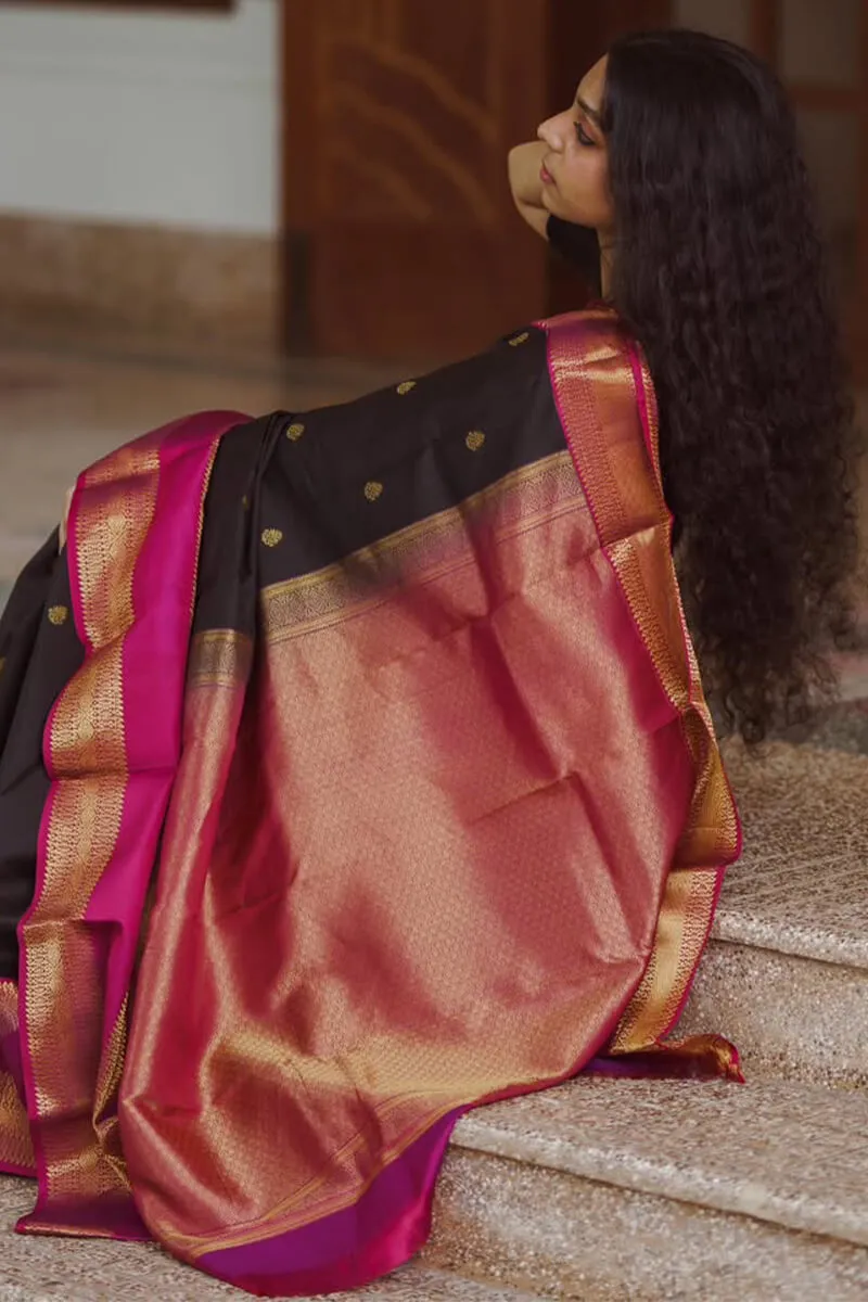 Ornate Black Soft Silk Saree With Resplendent Blouse Piece