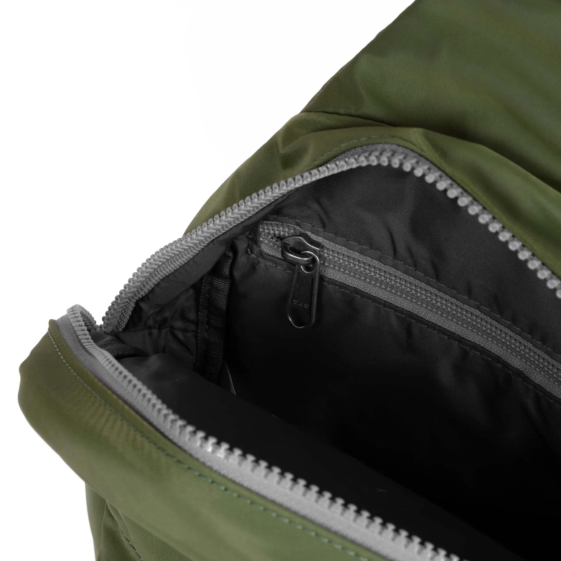 ROKA Willesden B XL Recycled Nylon Bag - Avocado