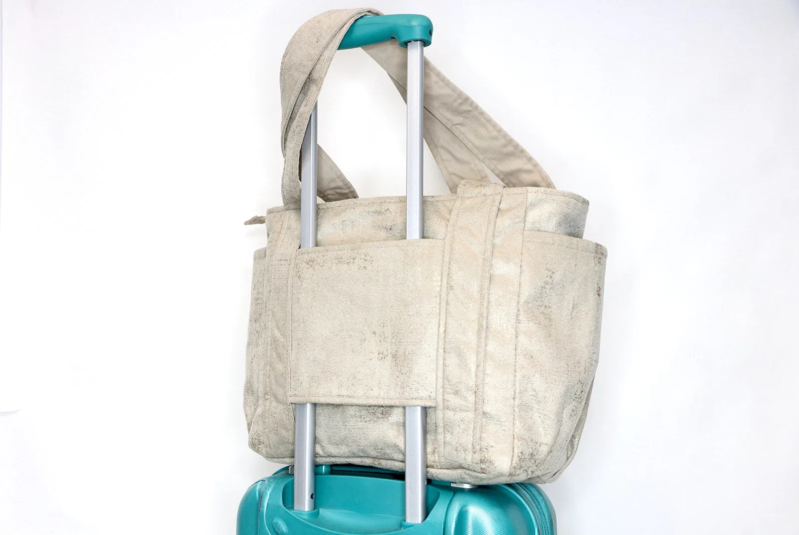 Tan Hint Travel Tote